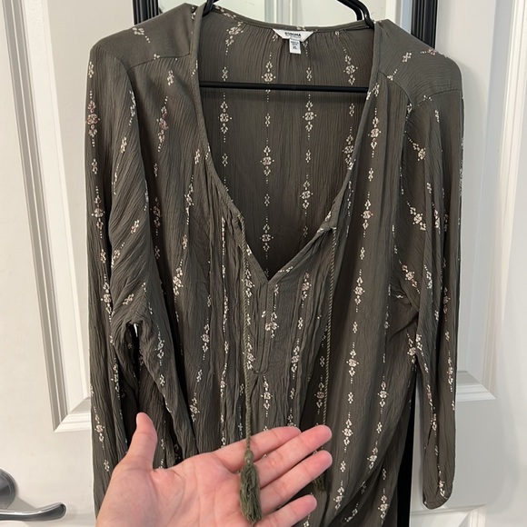 Blouse - Picture 2 of 3